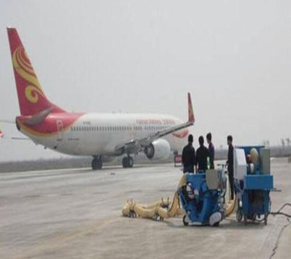 飛機(jī)場(chǎng)跑道專業(yè)路面拋丸機(jī) 飛機(jī)場(chǎng)跑道專業(yè)路面拋丸機(jī)